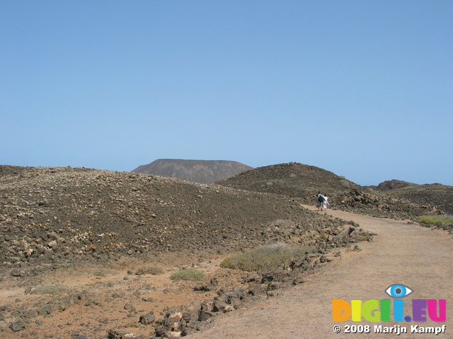 27972 Path leading towards the vulcano Caldera de la Montana